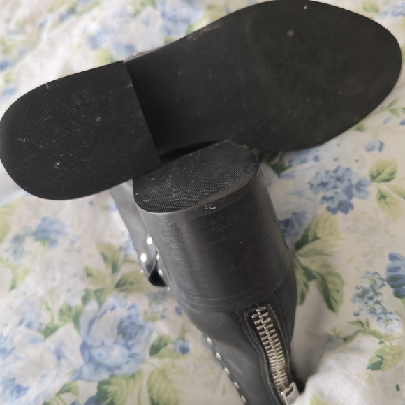 Steve Madden Conspire Leather Black Studded Ankle Booties 7 - Picture 5 of 5